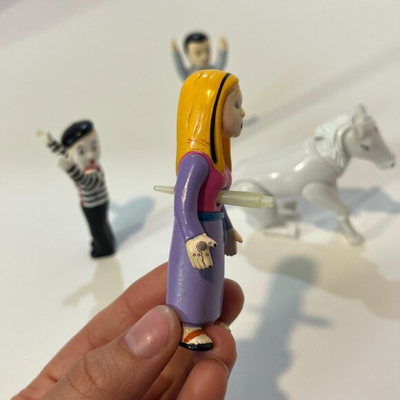 The Avenging Unicorn Playset Magical Horns Figures 2005 Accoutrements 11554 - Picture 10 of 12